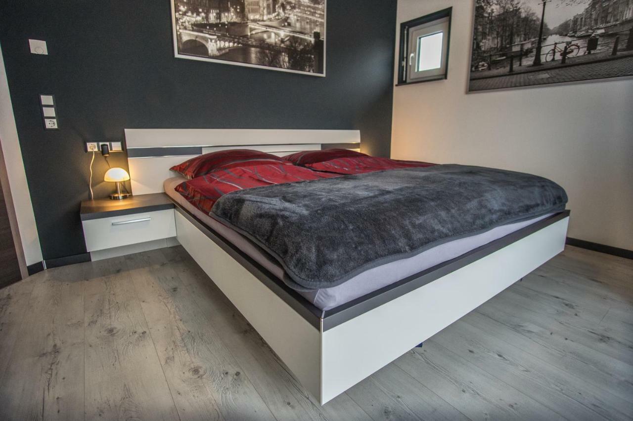 Bodensee-Fewo Modernes & Top-Ausgestattetes Appartement Incl Netflix, Fahrradgarage อูลดิงเงน มึลโฮเฟิน ภายนอก รูปภาพ